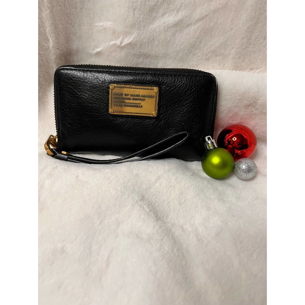 MARC BY MARC JACOBS Workwear Wallet - Soft Black Leather Gold Hardware Zip